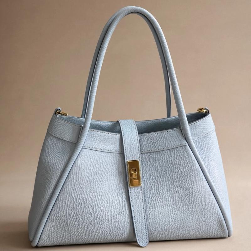 Sac Elena en cuir de vachette, coloris bleu ciel — orme.